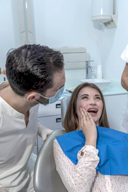 Best Emergency Treatment for Toothache in Toro Nyon, CA